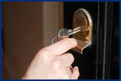 Advantage Locksmith Store Savannah, GA 912-421-4629 - 7-door-unlock